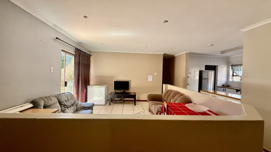 6 Bedroom Property for Sale in Summerstrand Eastern Cape